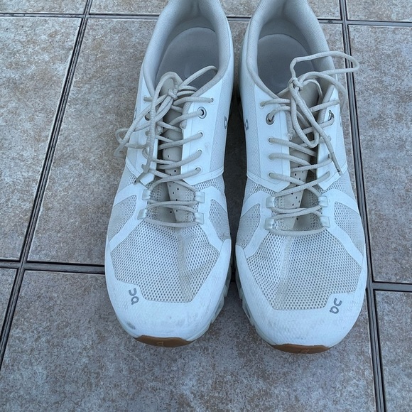 ON MEN'S CLOUD - Picture 2 of 12